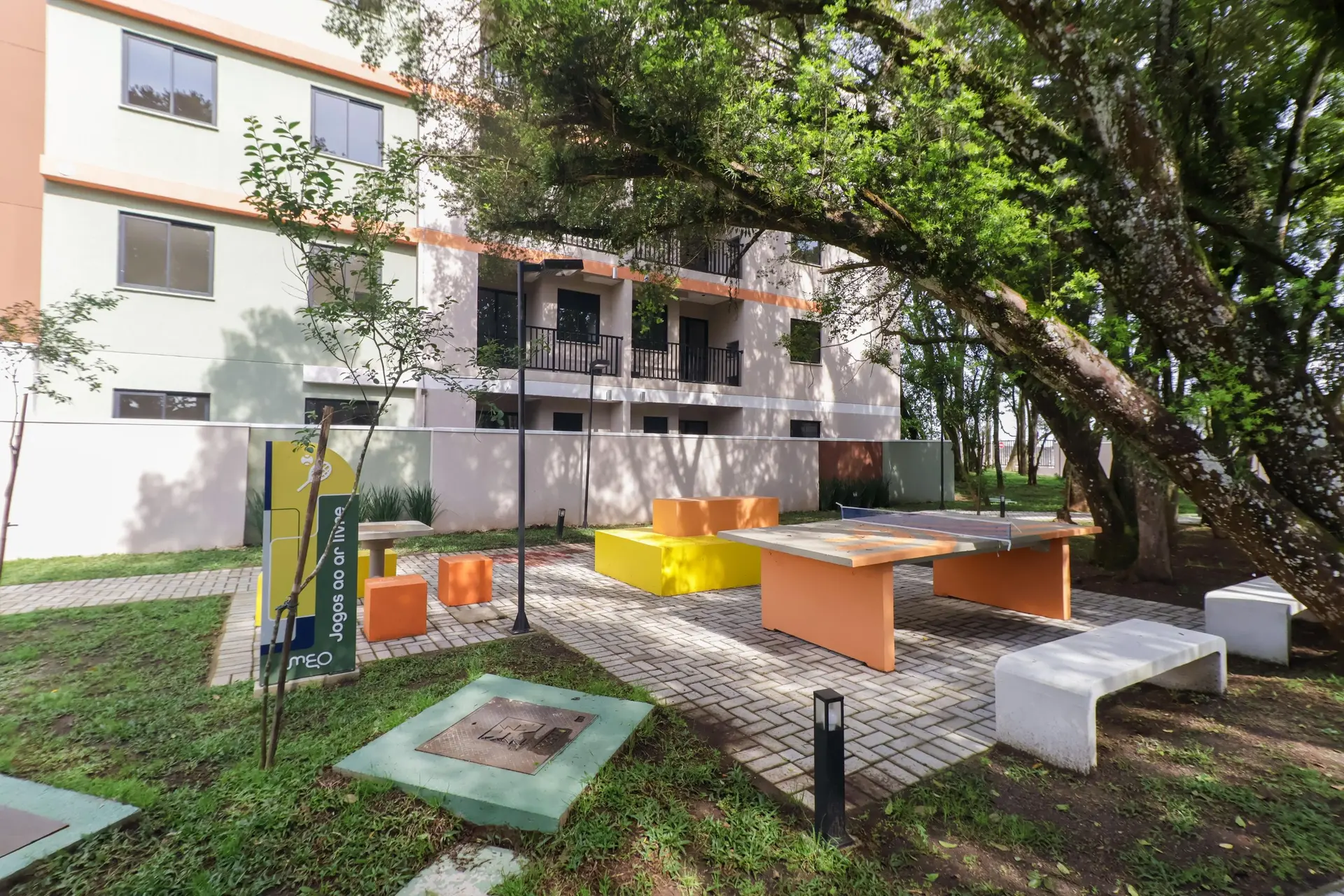3-bedroom apartment with a grill on the balcony in Curitiba — photo 37