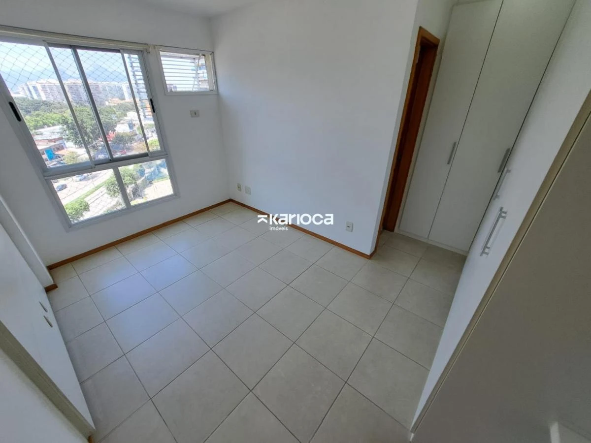 Glass-enclosed balcony in a 3-bedroom apartment, 75 m² — photo 22