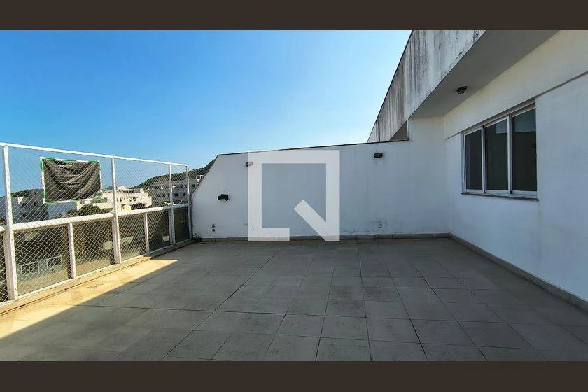 280 m² 4-bedroom apartment with en-suites and 2 parking — photo 11