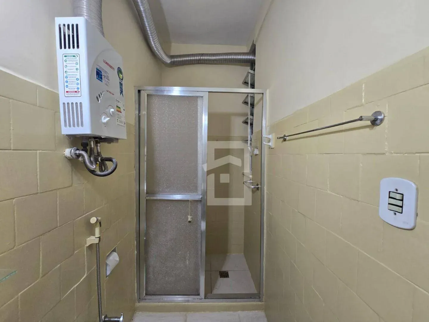1-bedroom apartment with 24-hour concierge and 32 m² — photo 14