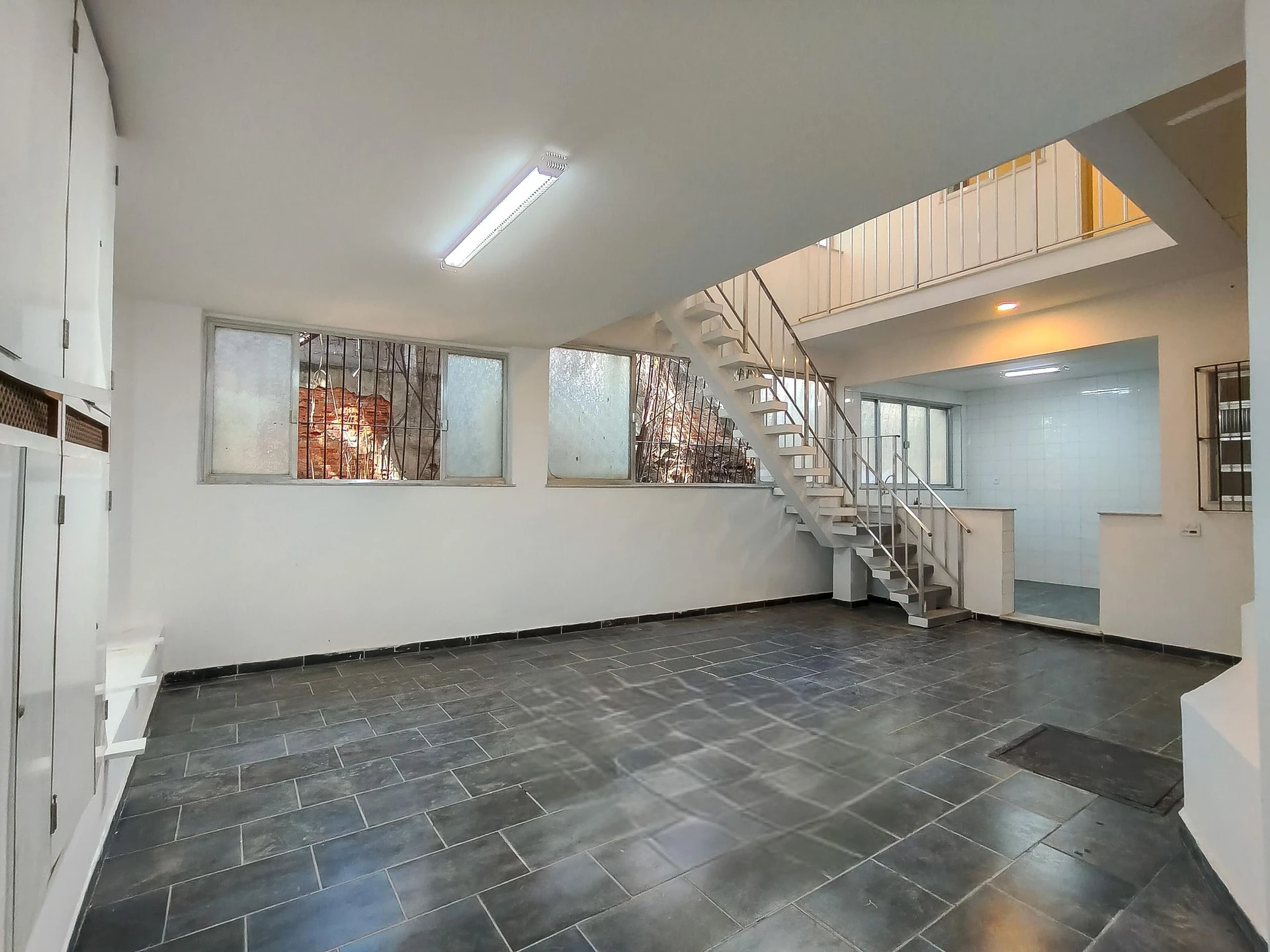 House for rent with 5 bedrooms and 8 bathrooms — photo 105