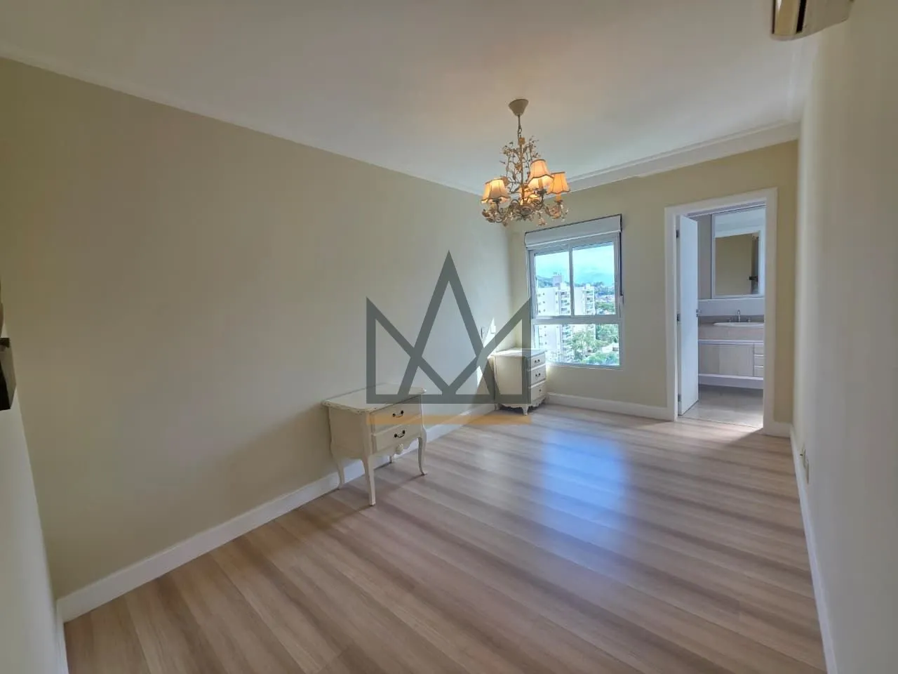 Квартира с 2 спальнями, suite и балконом, 77 м² — photo 24