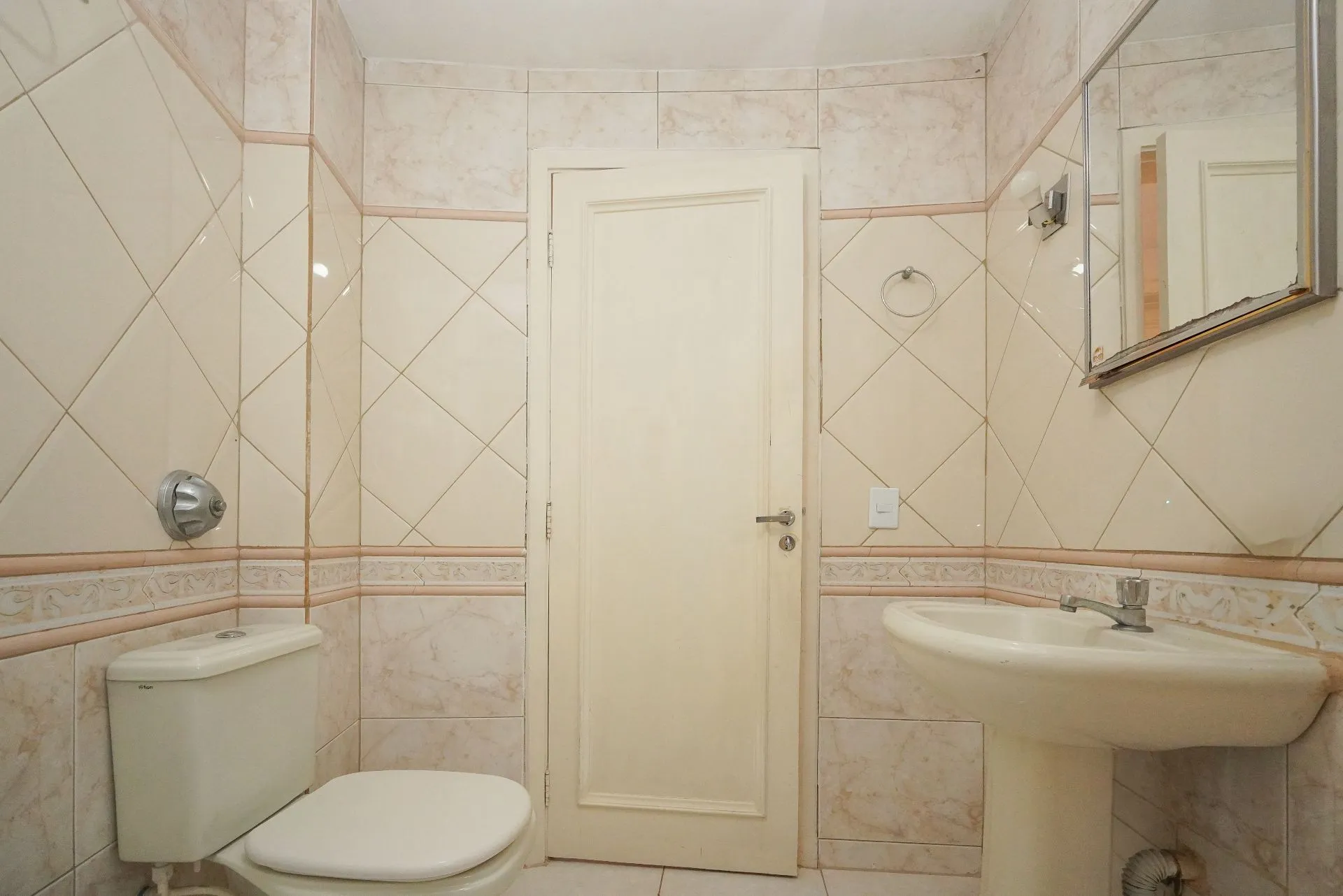 Home office in a 3-bedroom apartment, 140 m² — photo 26