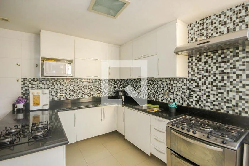 Furnished apartment, 230 m², with a walk-in closet — photo 14