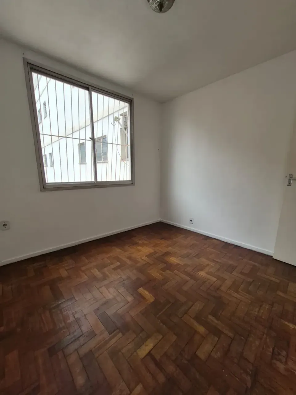 Apartment with 2 bedrooms and a balcony plus 1 parking spot — photo 8