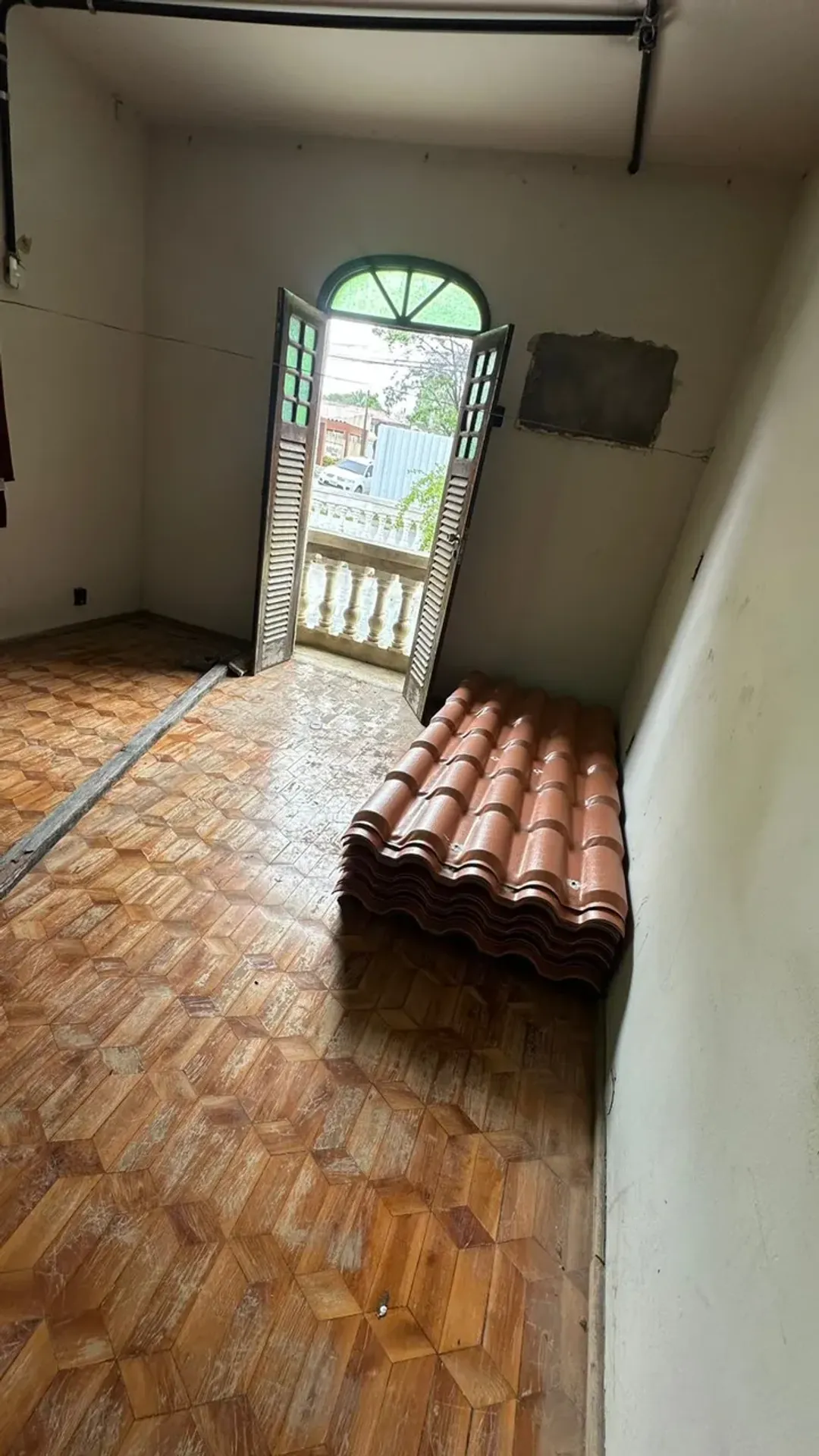 Rental house with 6 bedrooms and 3 bathrooms, 504 m²