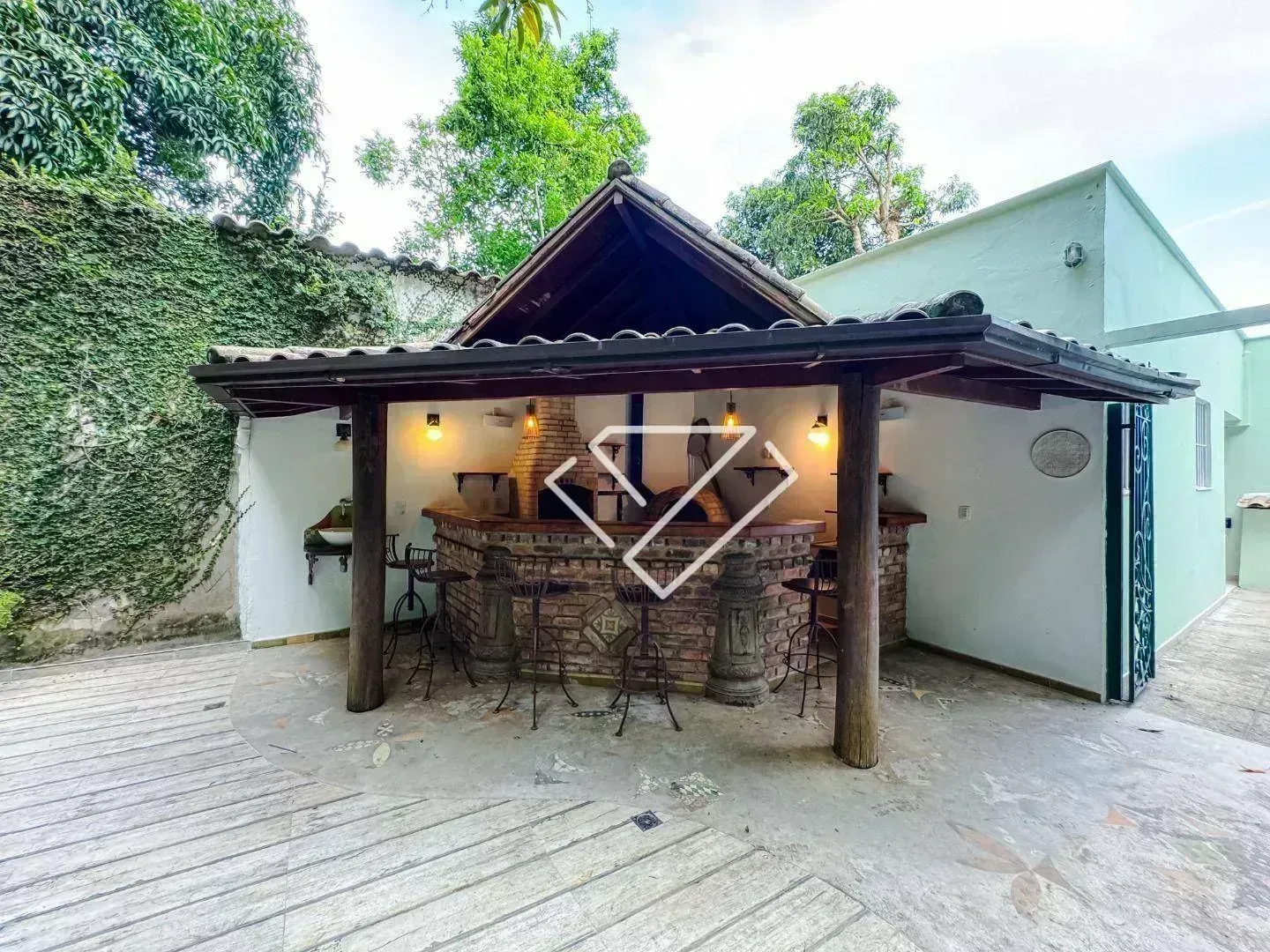 House with 3 bedrooms and 4 bathrooms on 600 m² — photo 6