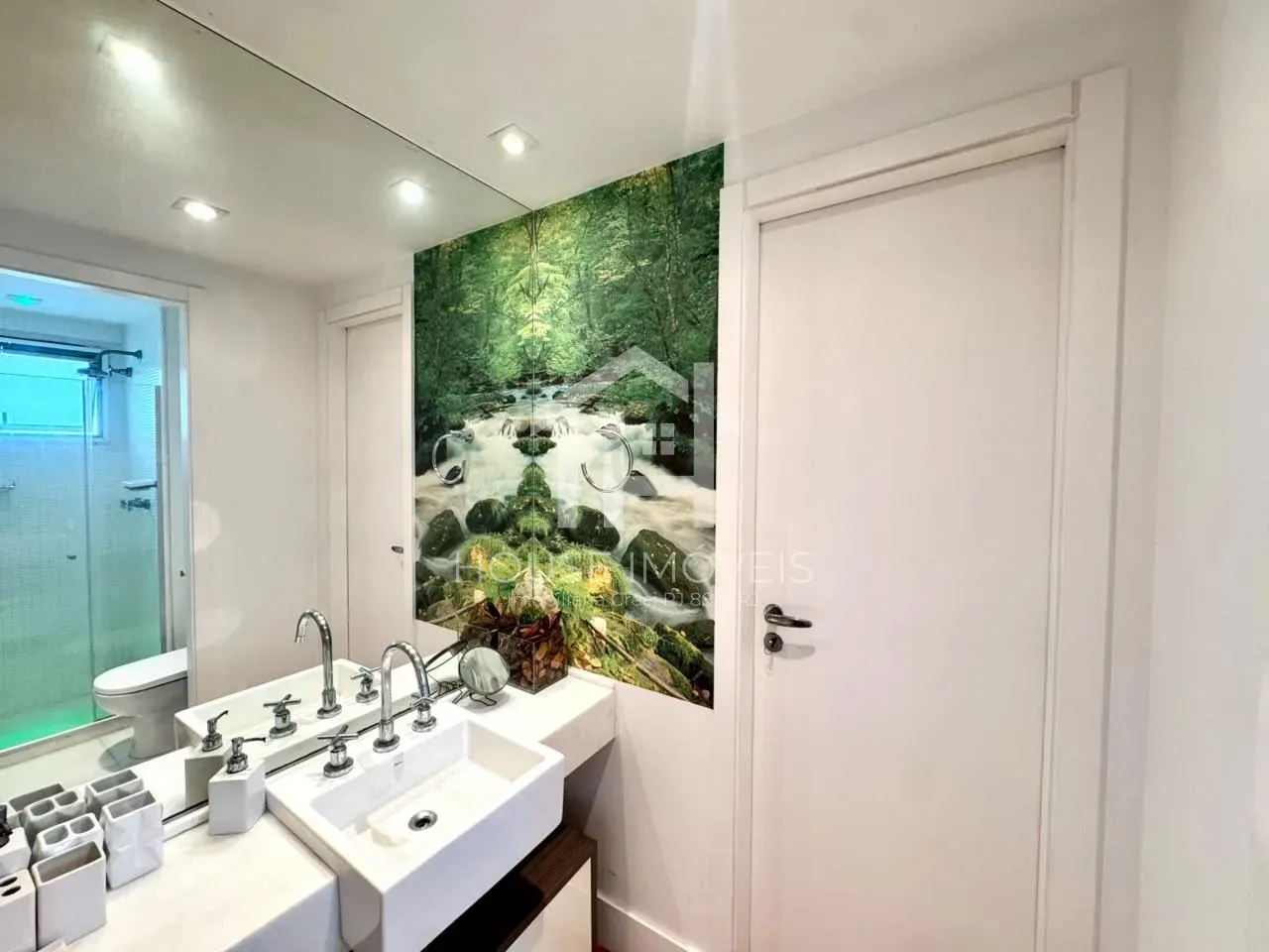 Furnished 3-bedroom apartment with 3 bathrooms — photo 18
