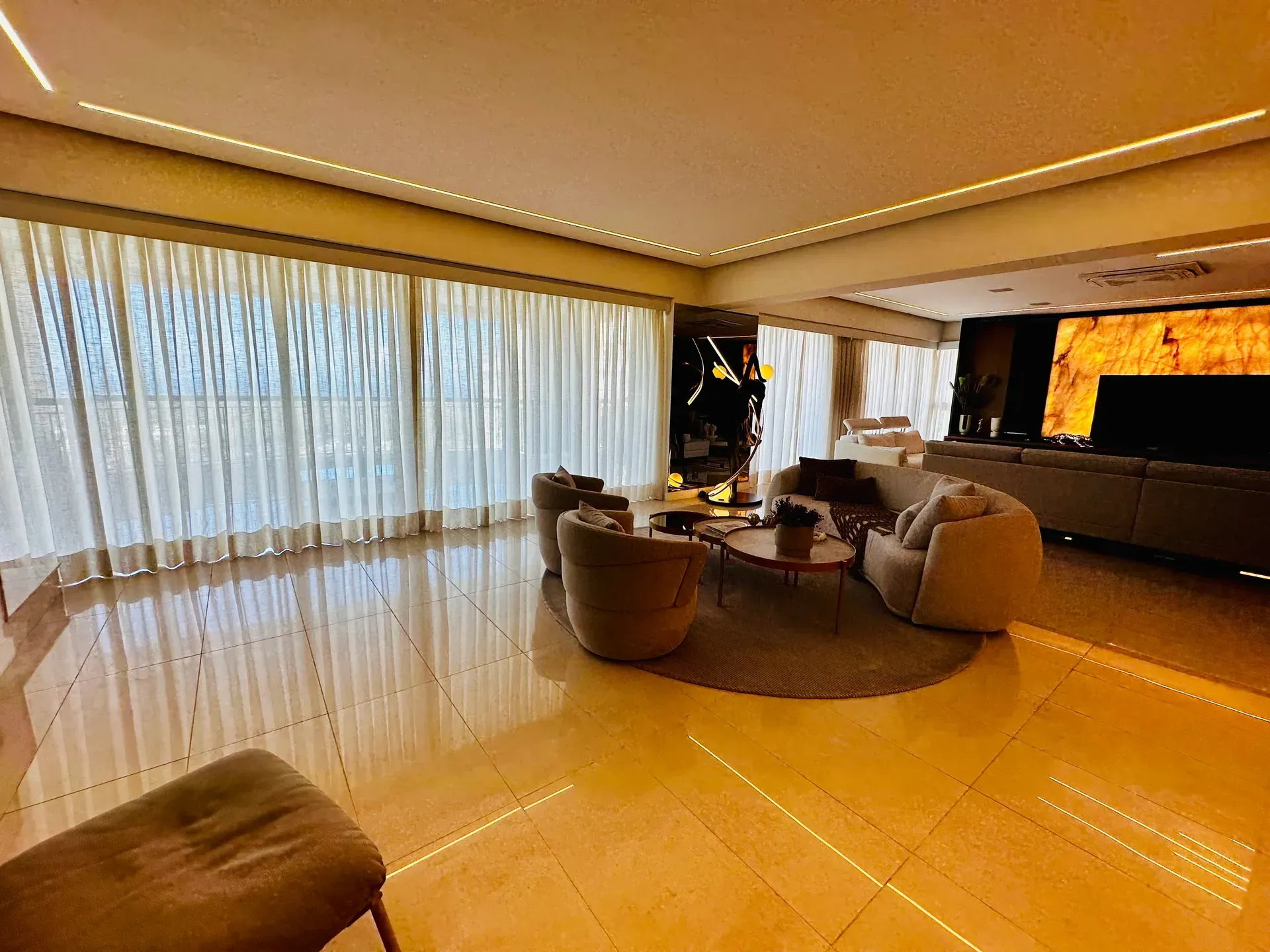 Мебльована дуплекс-квартира з 4 спальнями й 600 м² — photo 8