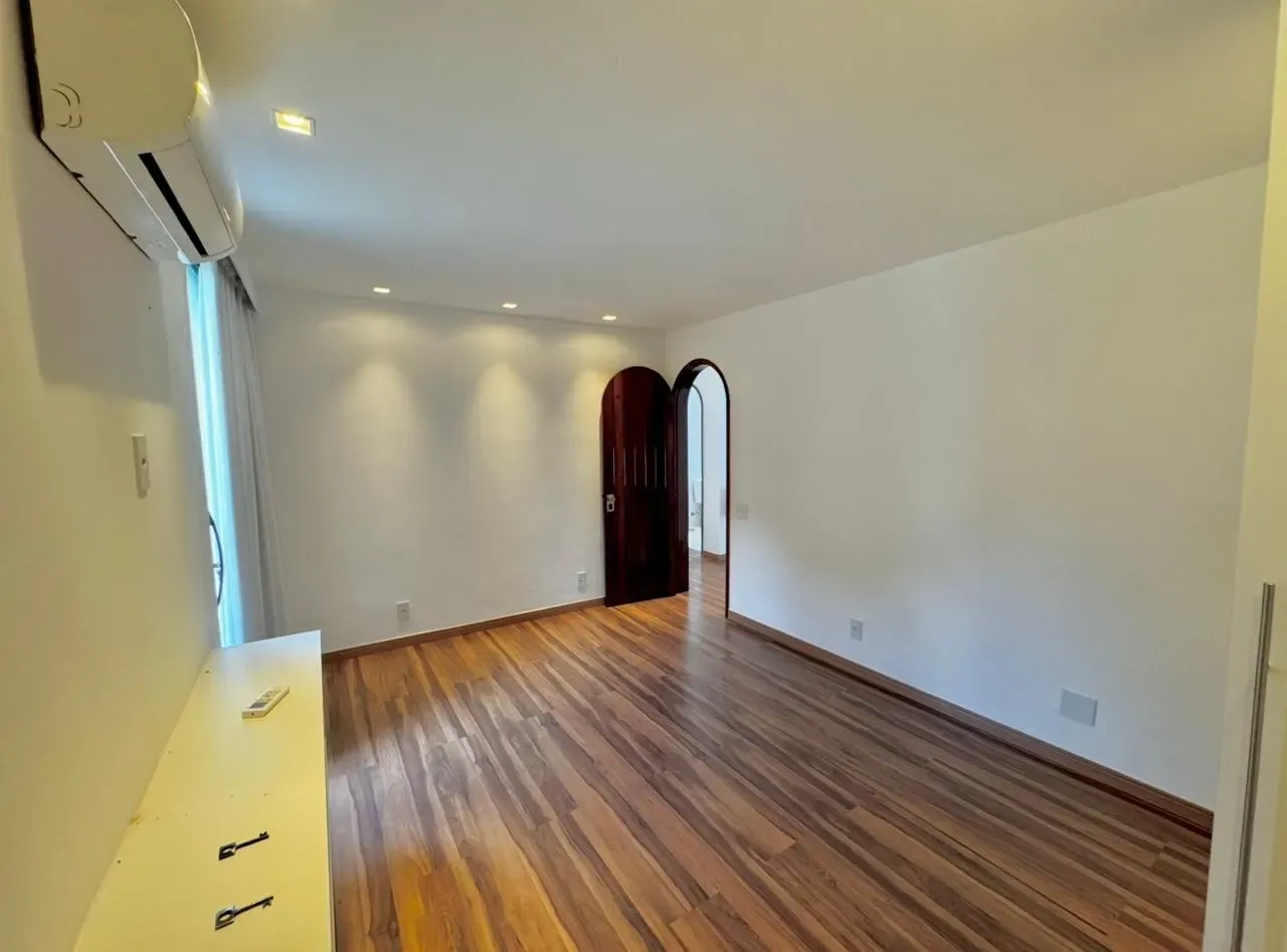 Casa com 5 quartos e 5 banheiros — photo 10