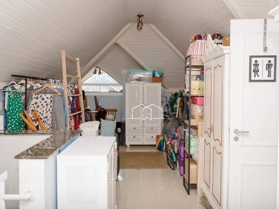 Furnished house with 4 bedrooms and 5 bathrooms — photo 36