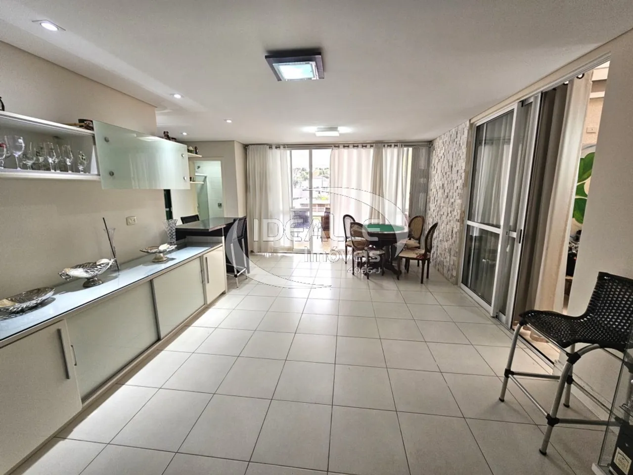 House with 4 en-suite bedrooms and open kitchen — photo 10