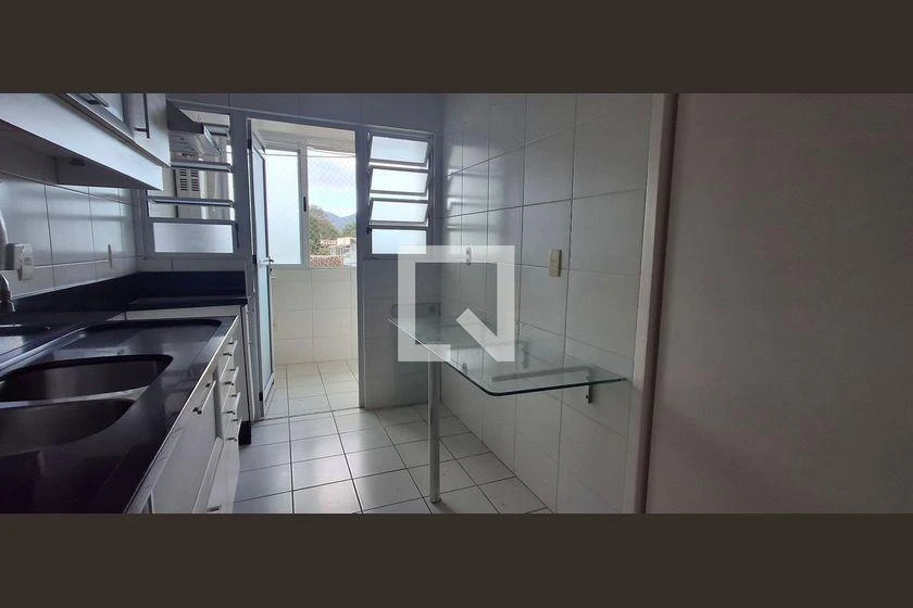 3-bedroom apartment in a building with a pool — photo 27