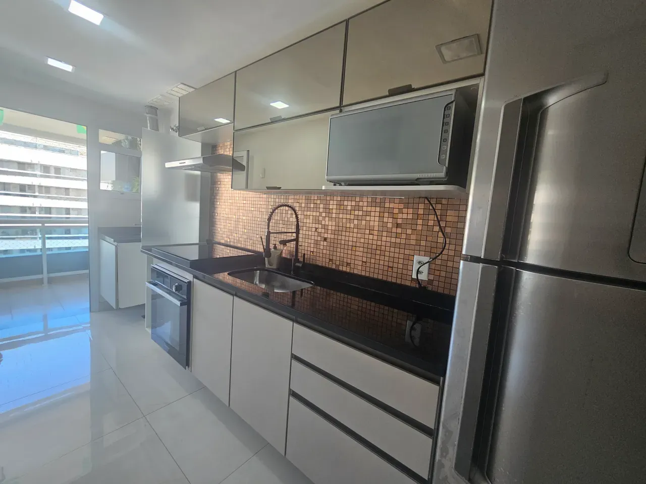 Apartamento com 5 quartos e 5 banheiros em 215 m² — photo 38