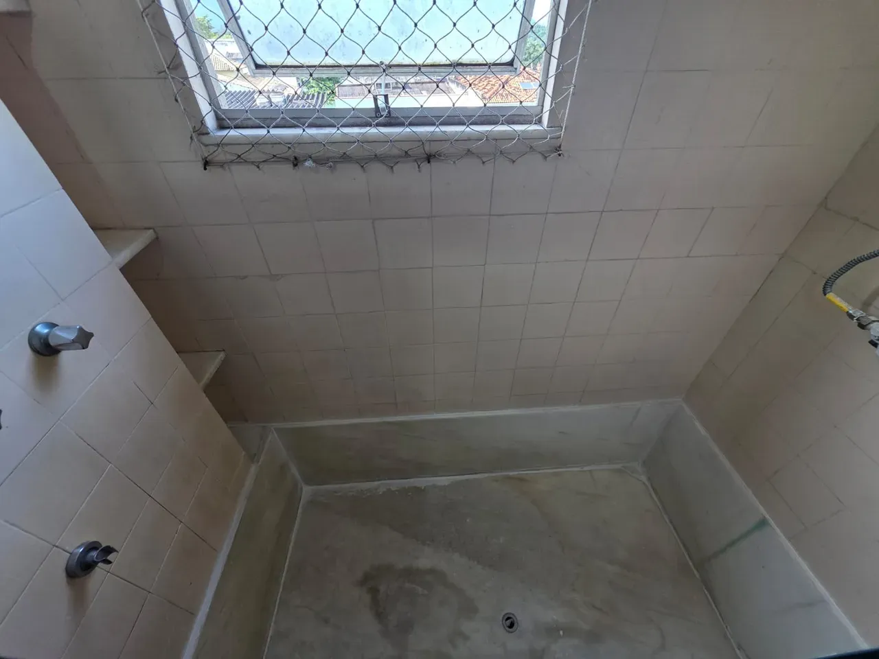 2-bedroom apartment with a mountain view — photo 28
