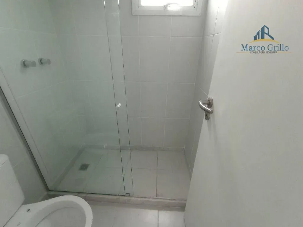 Apartamento de 1 dormitorio con balcón y lavabo — photo 24