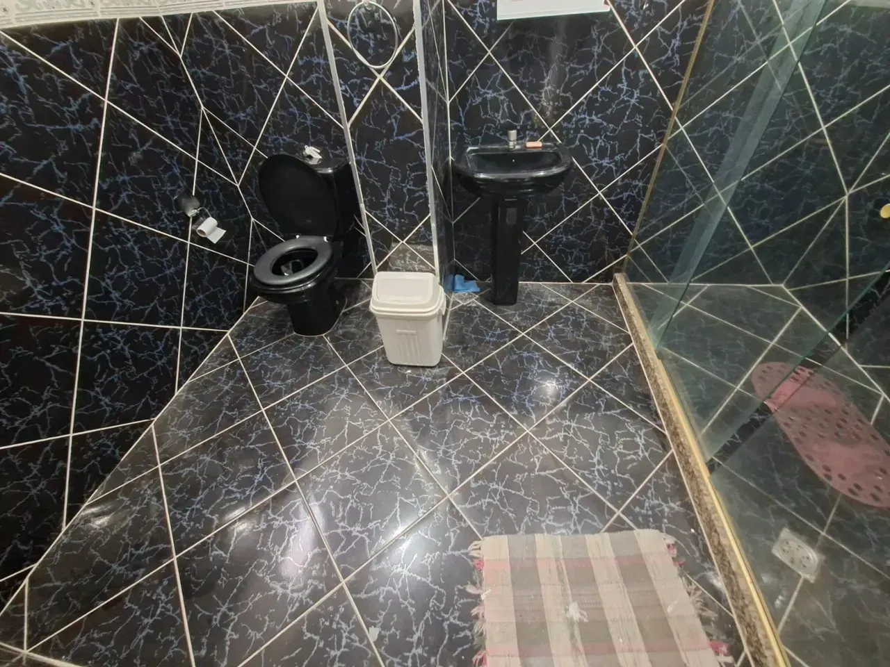 House with 2 bedrooms and 1 bathroom, no parking — photo 5
