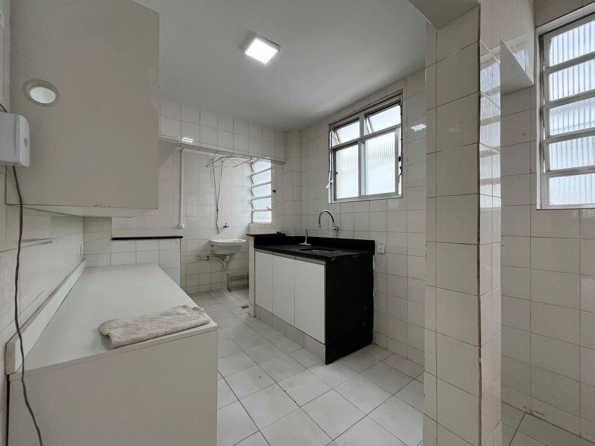 Bathtub in a 2-bedroom apartment, 170 m² — photo 2