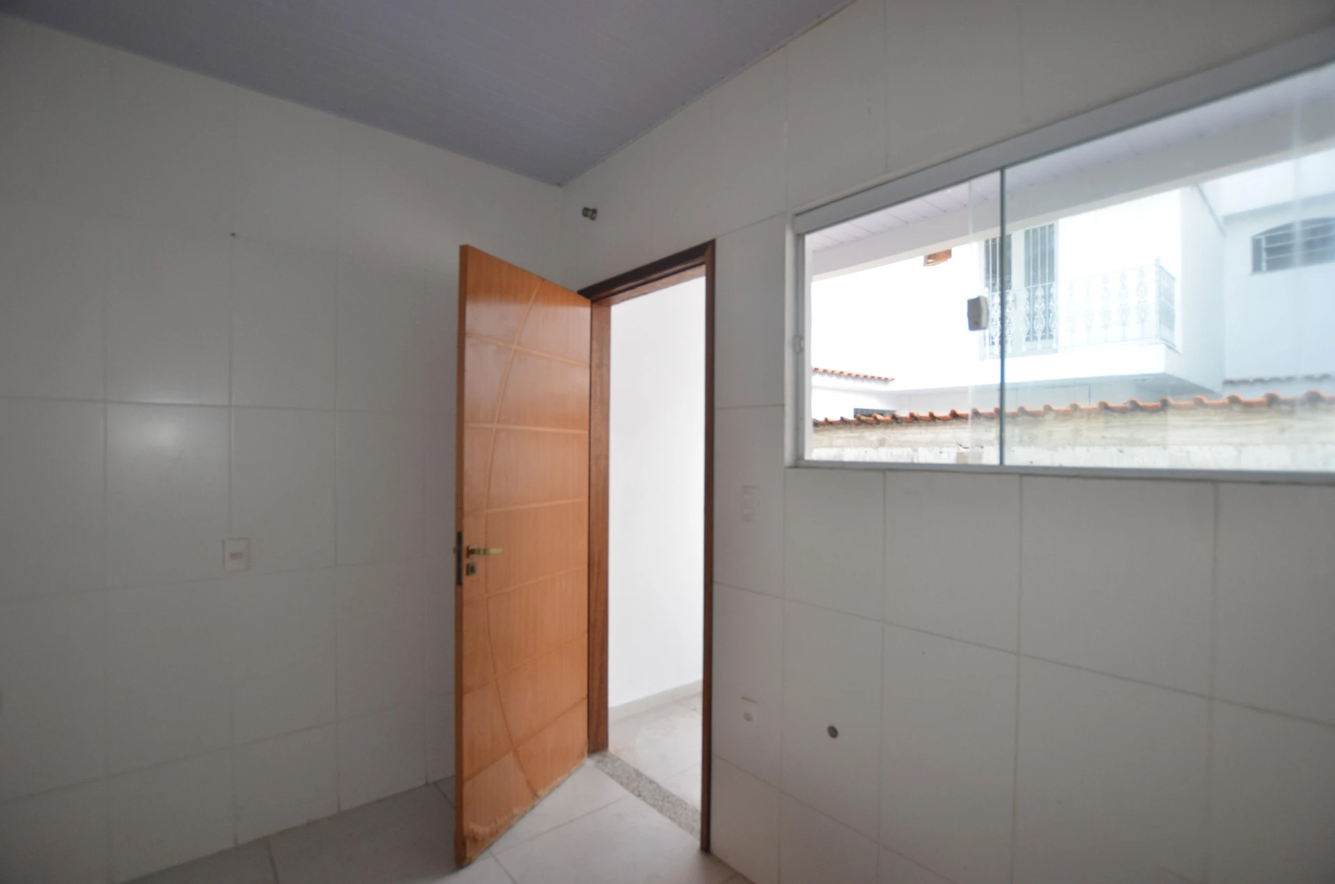 3-bedroom apartment, 1 with its own bathroom, 90 m² — photo 3