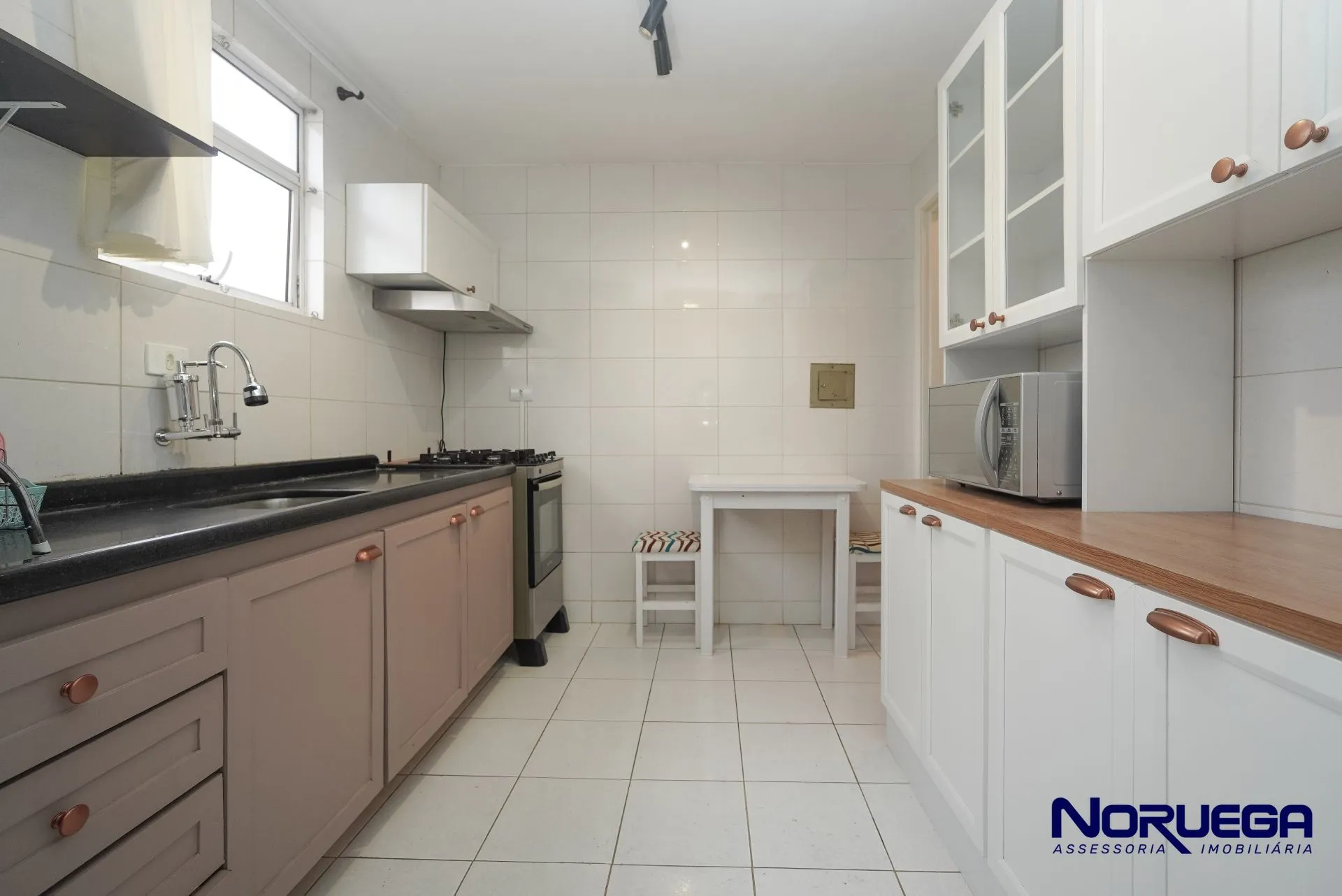 3-bedroom apartment with a washing machine in Curitiba — photo 20