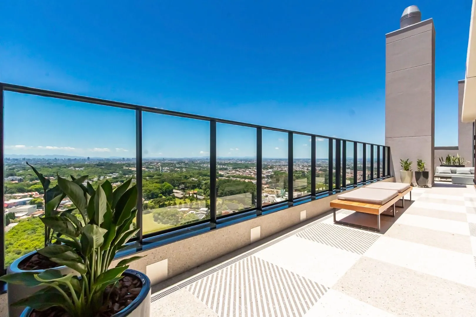 Furnished apartment, 78 m², with a glass-enclosed balcony — photo 180