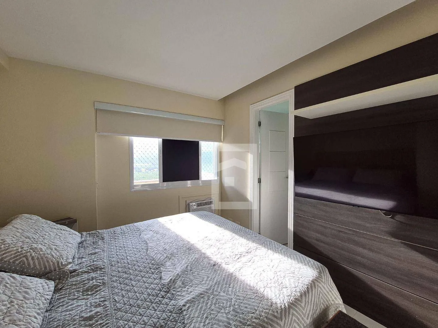 Furnished 235 m² apartment with 4 bedrooms — photo 41
