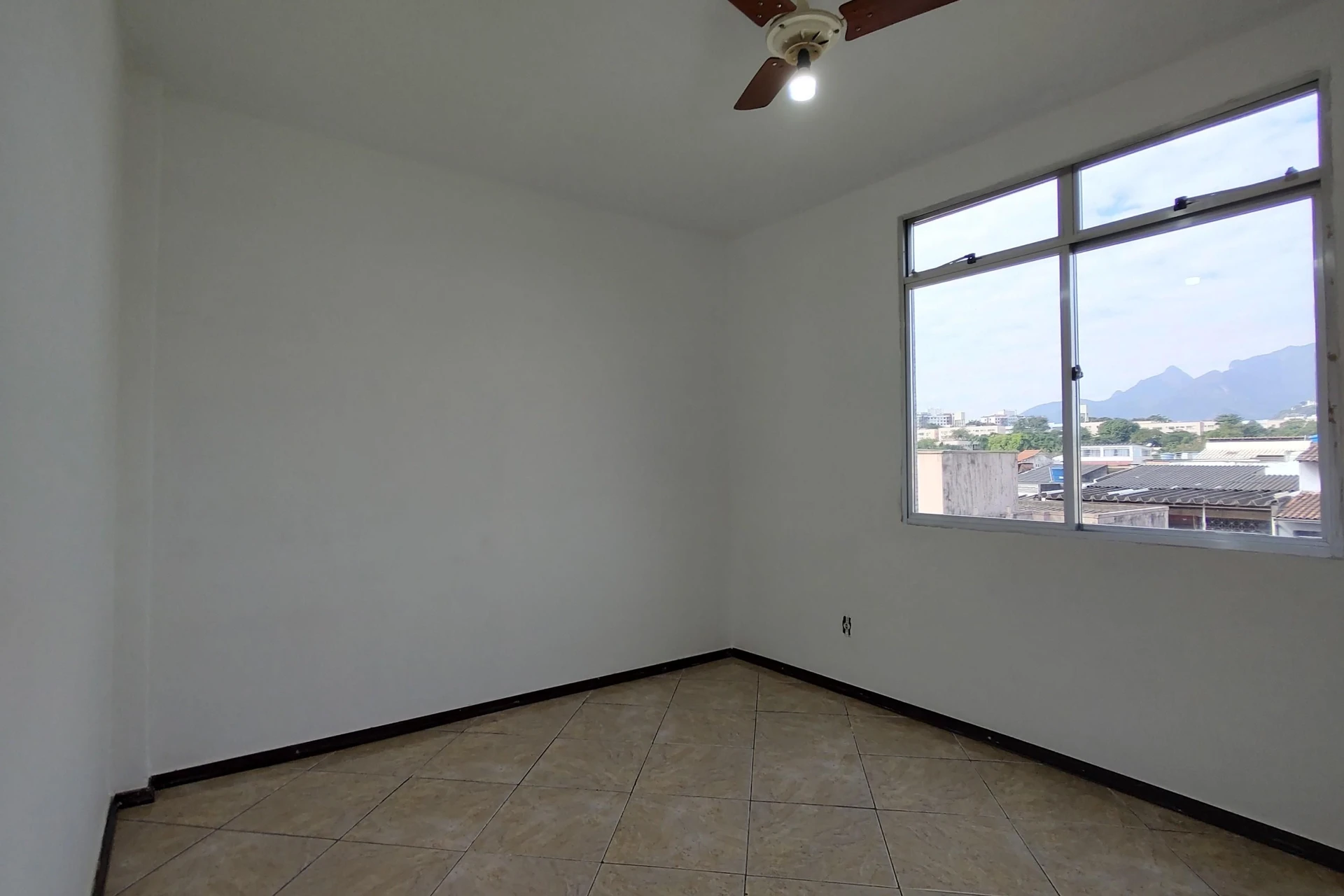 Unfurnished apartment with 2 bedrooms and 1 parking space — photo 4
