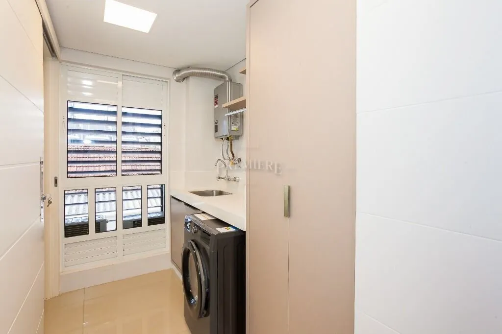 Furnished apartment, 135 m², with a bathtub — photo 32