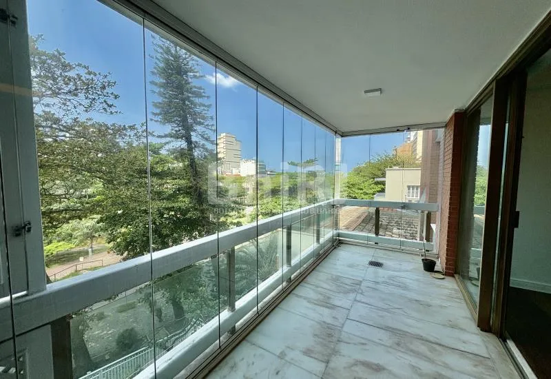 Apartamento de 180 m² com varanda fechada e fogão a gás — photo 13