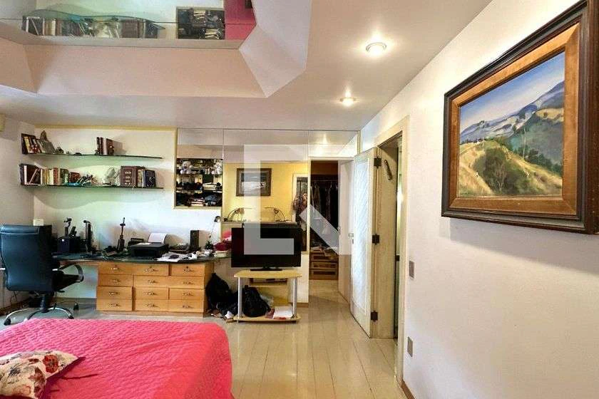 Duplex apartment with 3 en-suite bedrooms and laundry — photo 24