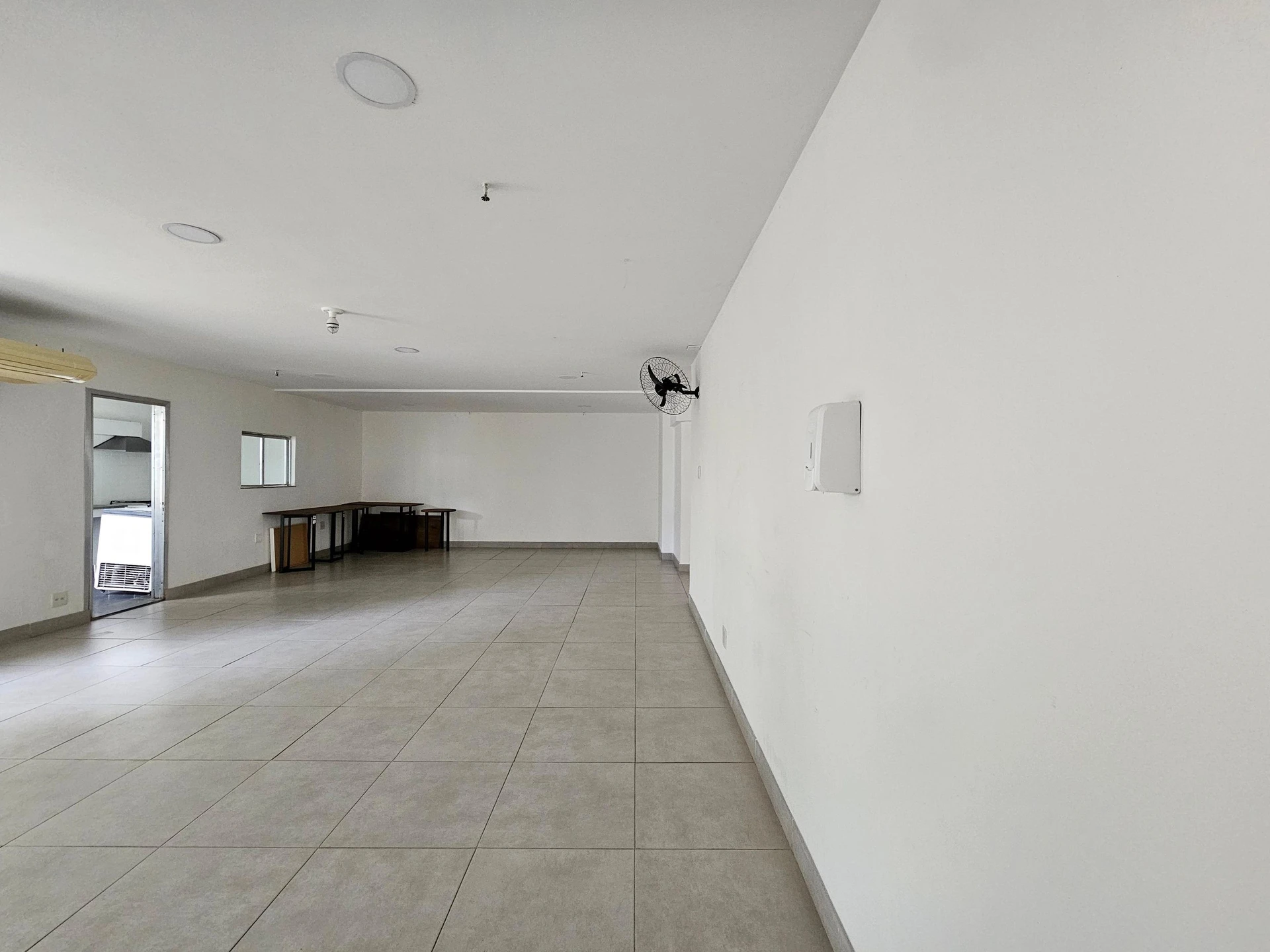 356 m² apartment with a water view and a home office — photo 4