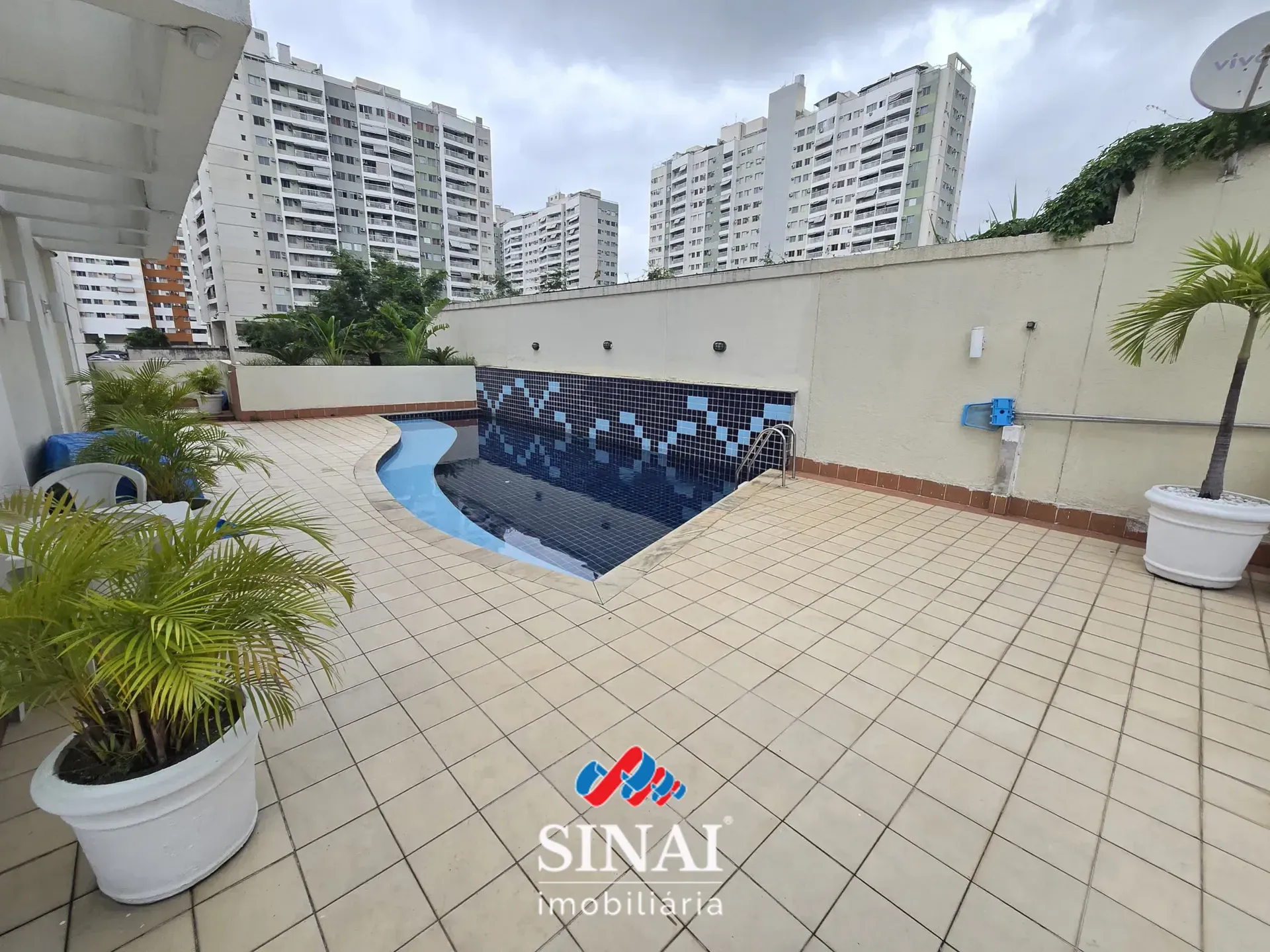Apartamento de 2 quartos em condomínio com piscina — photo 41