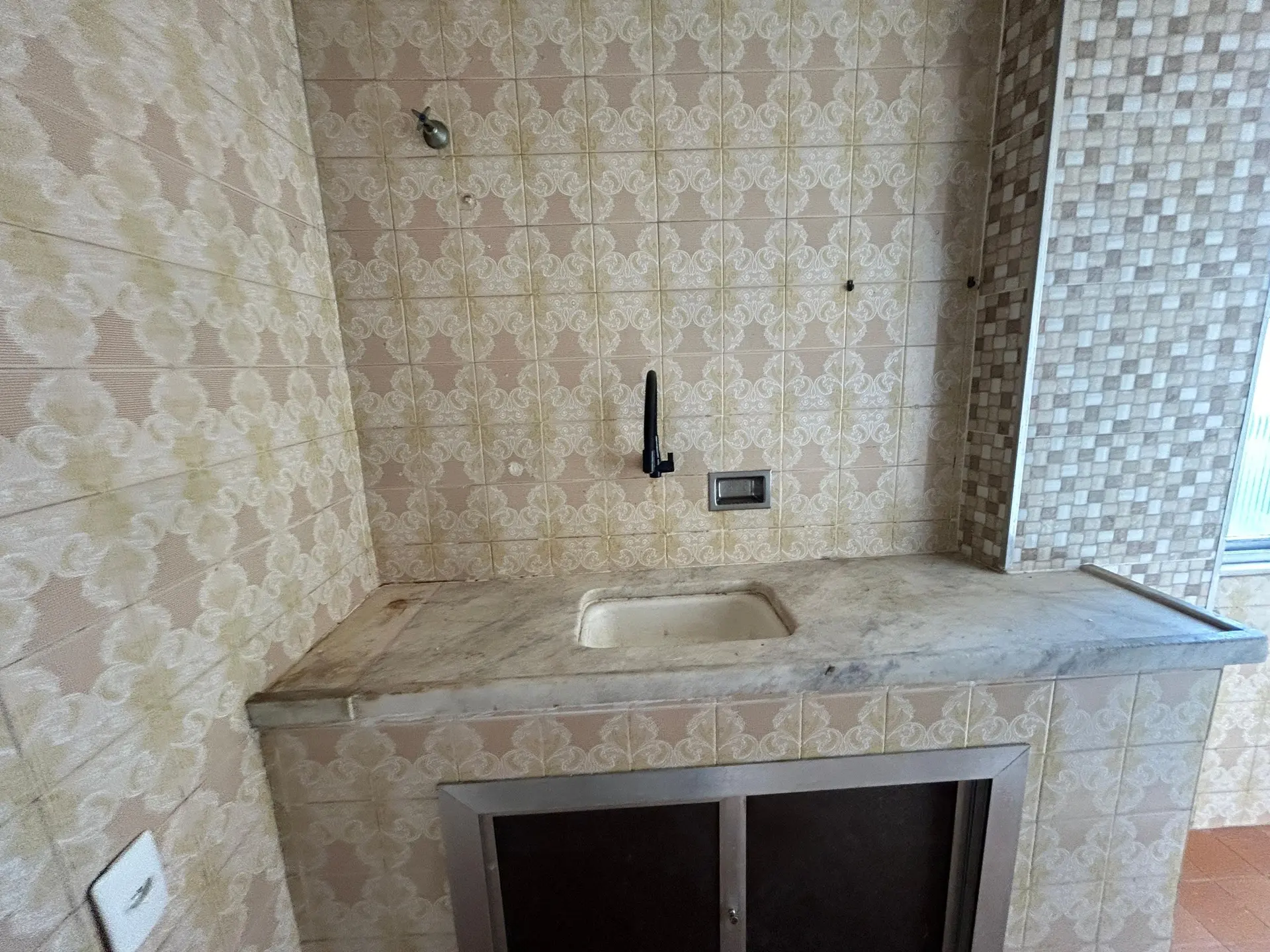 Unfurnished 1-bedroom apartment with 1 parking space — photo 8
