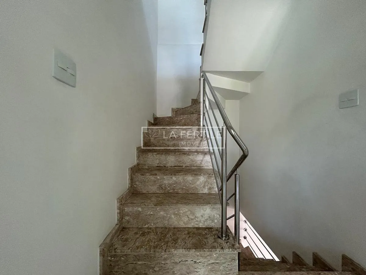 Casa de 3 dormitorios con balcón gourmet en Curitiba — photo 43