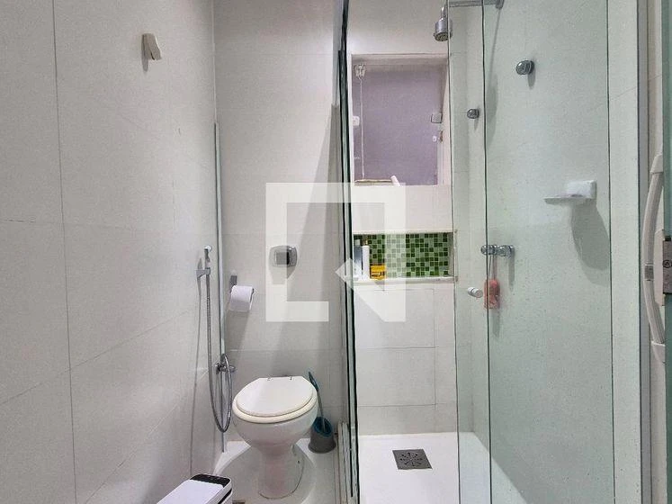 5 quartos e varanda envidraçada: casa de 400 m²