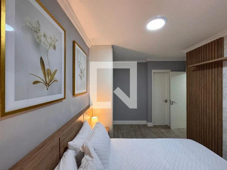 Furnished apartment, 65 m², with a glass-enclosed balcony — photo 11