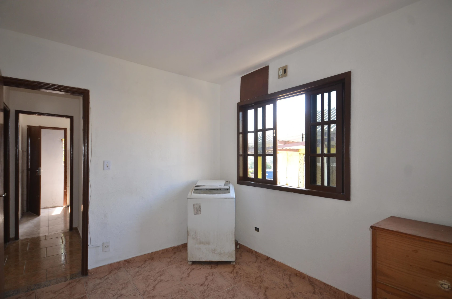 2-bedroom house with a washing machine — photo 26
