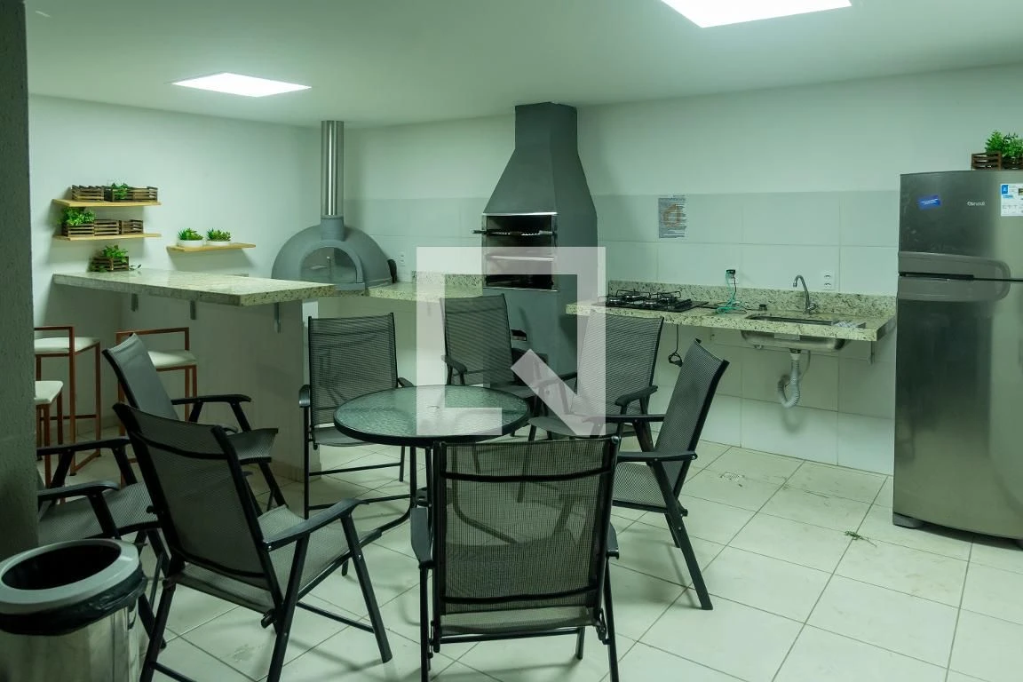 2-bedroom apartment in a building with a gym — photo 3