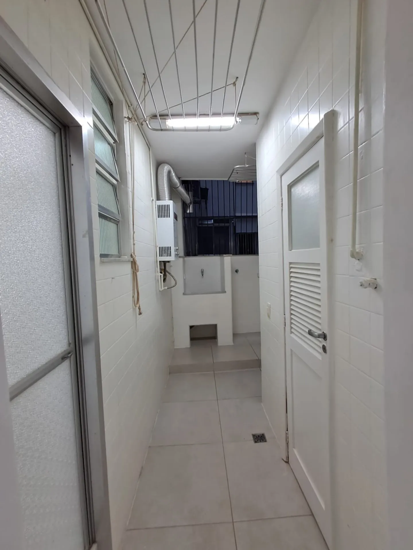 3-bedroom apartment with built-in wardrobes — photo 26
