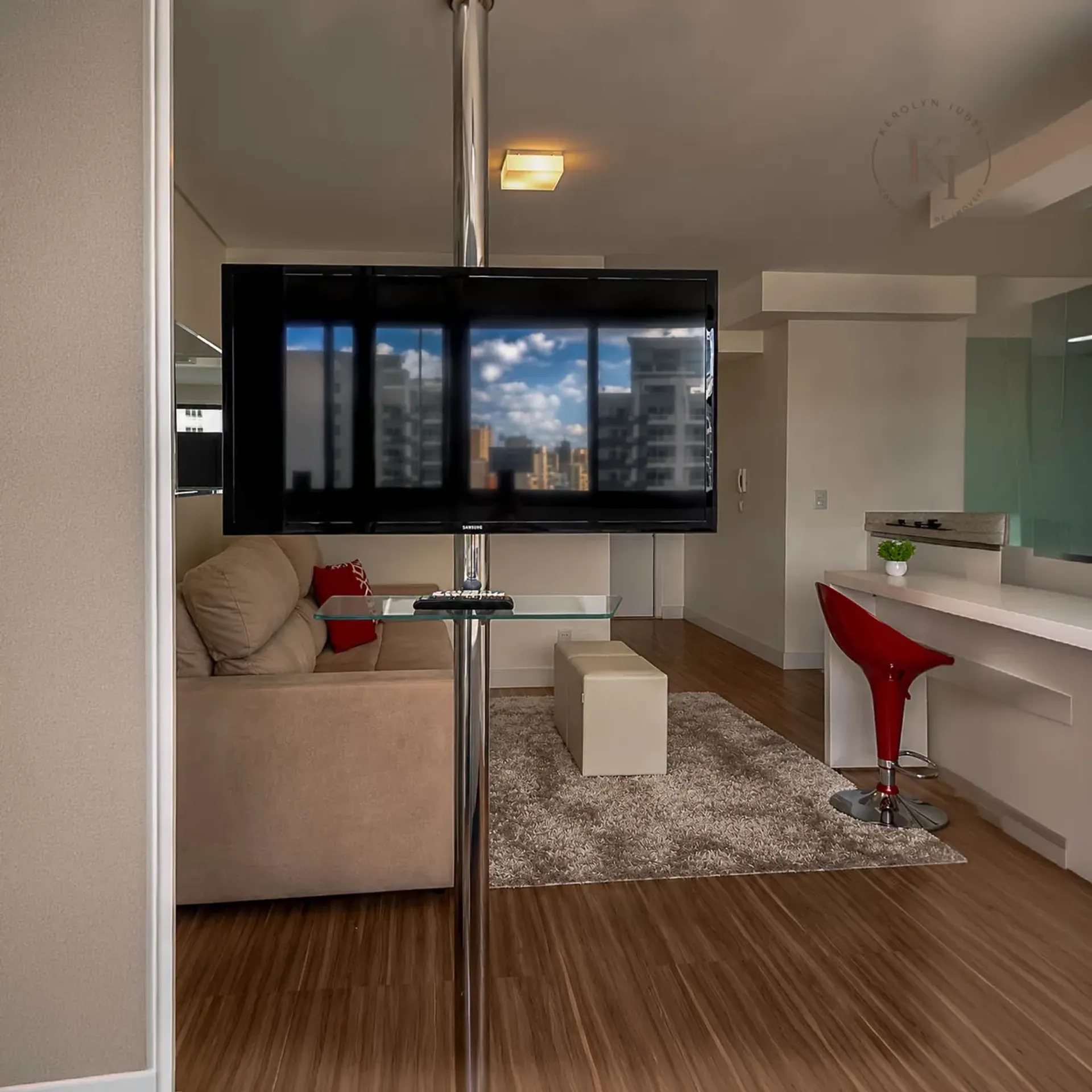 Apartment on the 10th floor with a glass-enclosed balcony — photo 20