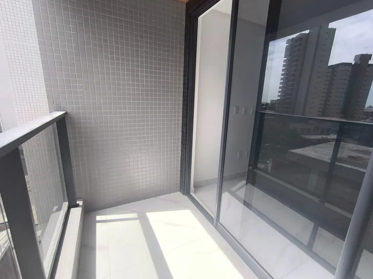 2-bedroom apartment with balcony and 1 parking space — photo 12