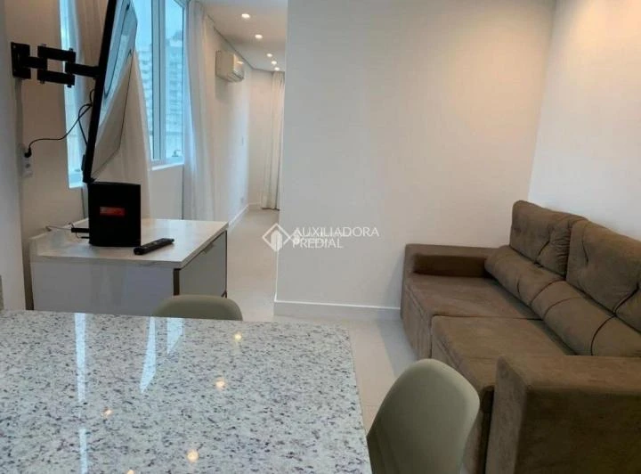 1-bedroom apartment with open-plan kitchen and 62 m² — photo 4