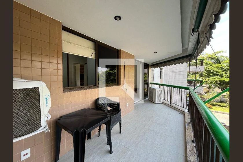 2-bedroom apartment in a building with a gym — photo 10