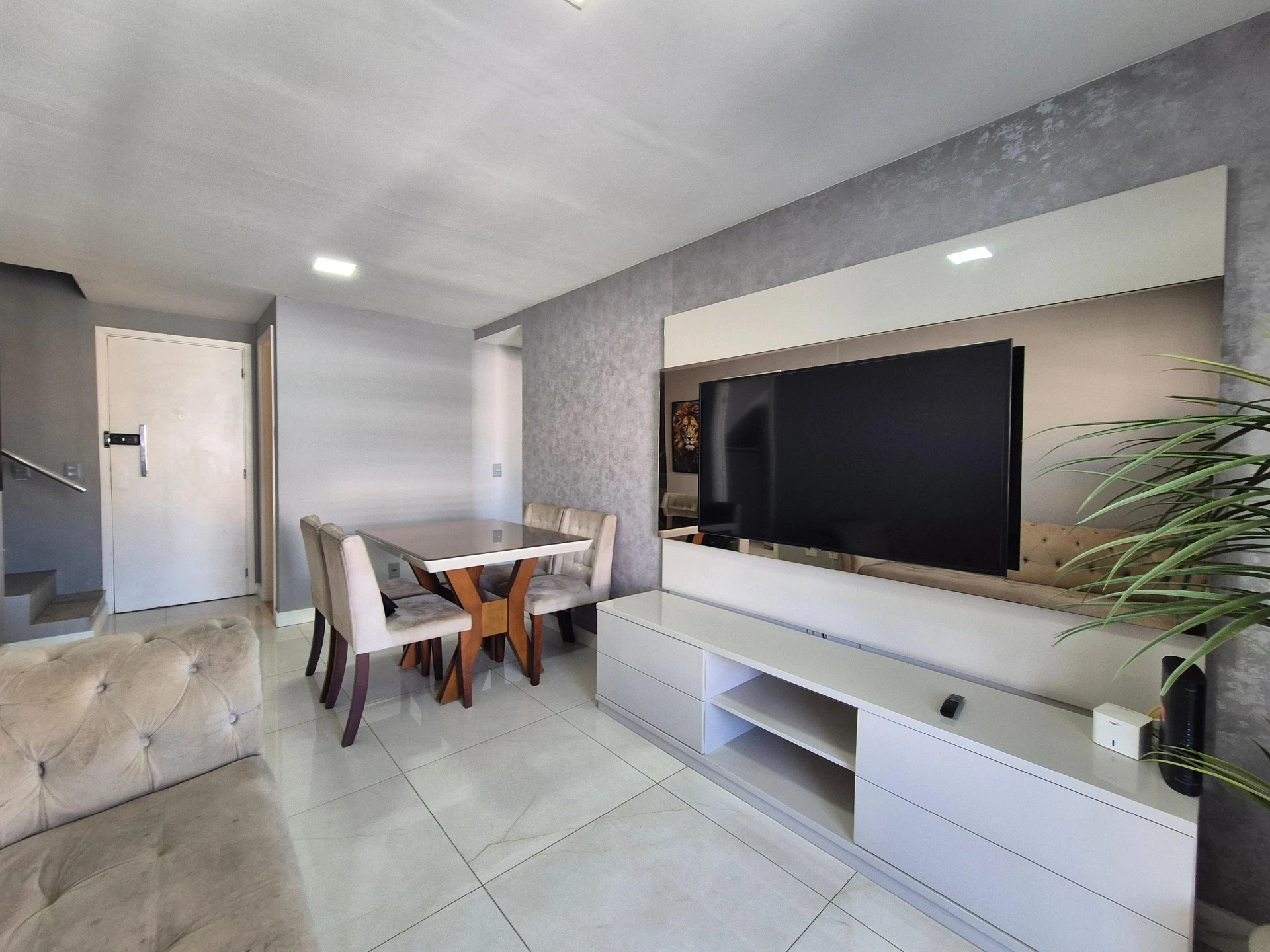 Furnished apartment with 5 bedrooms and open-plan kitchen — photo 23