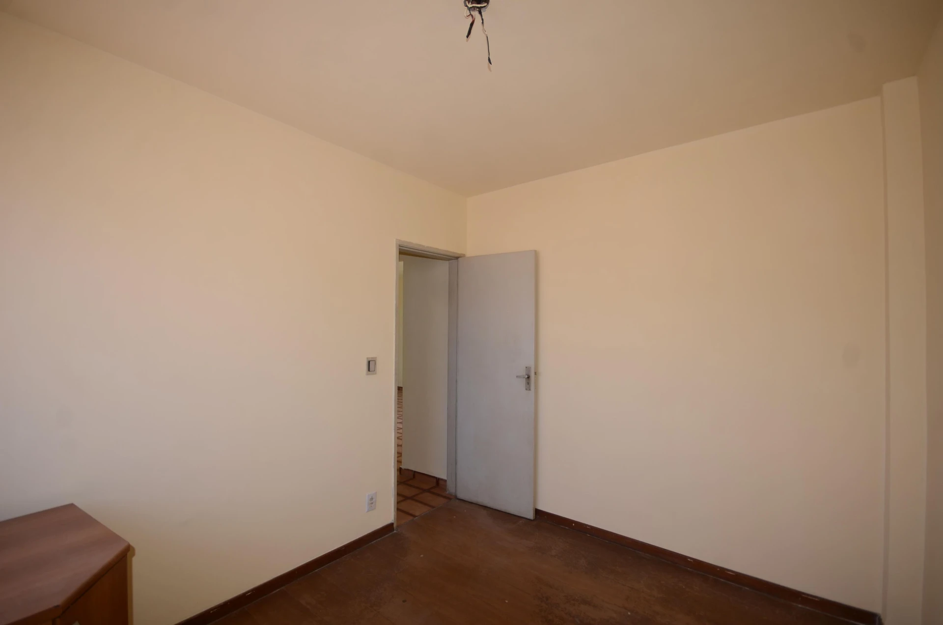 Unfurnished 2-bedroom apartment with a private garden — photo 32