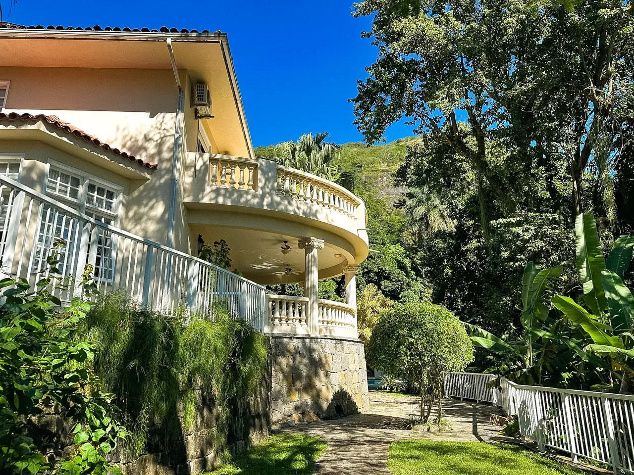 Furnished house with 4 bedrooms and 2993 m², 3 en-suites — photo 74
