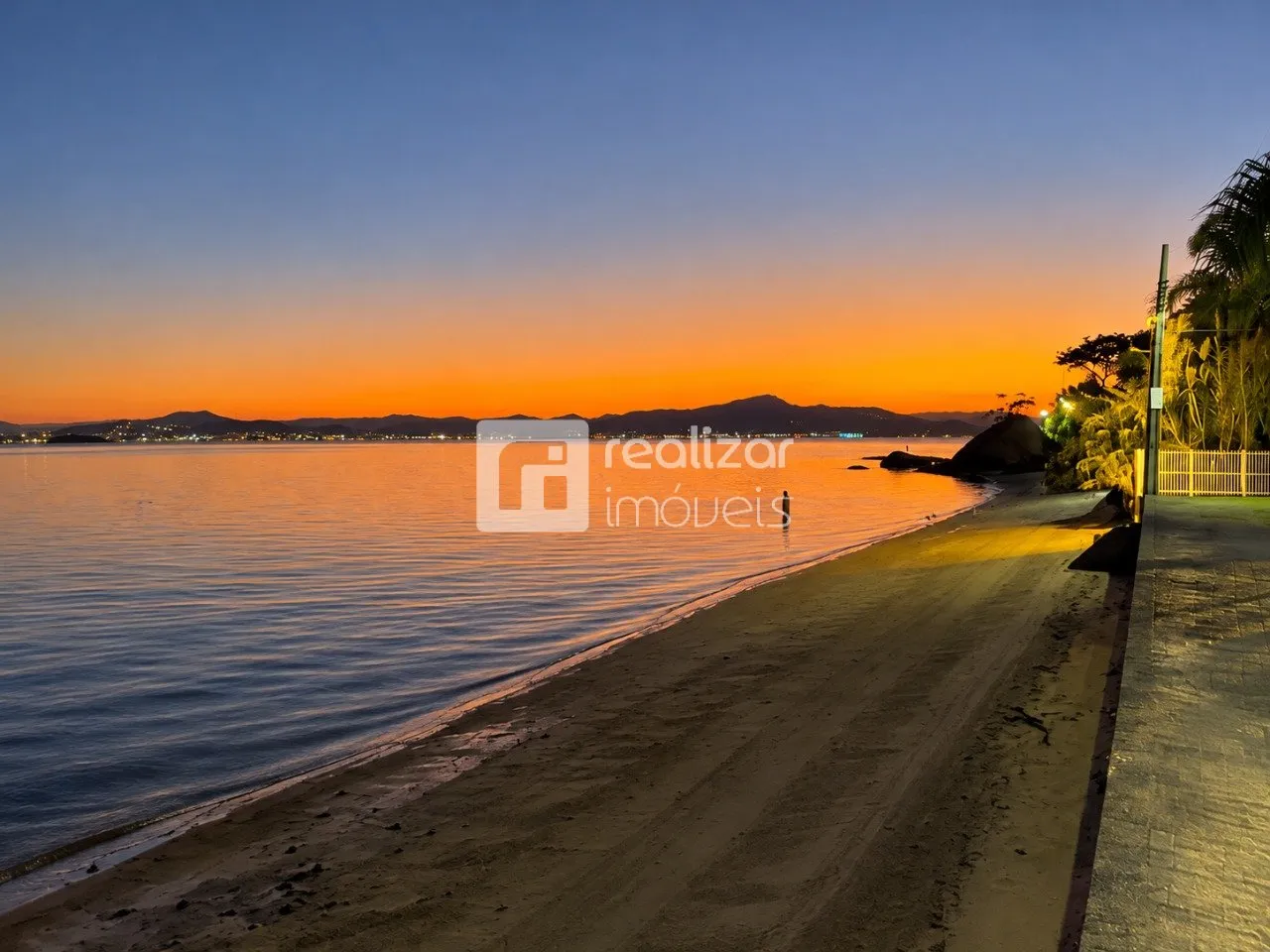 Apartment, 200 m², with a water view — photo 54