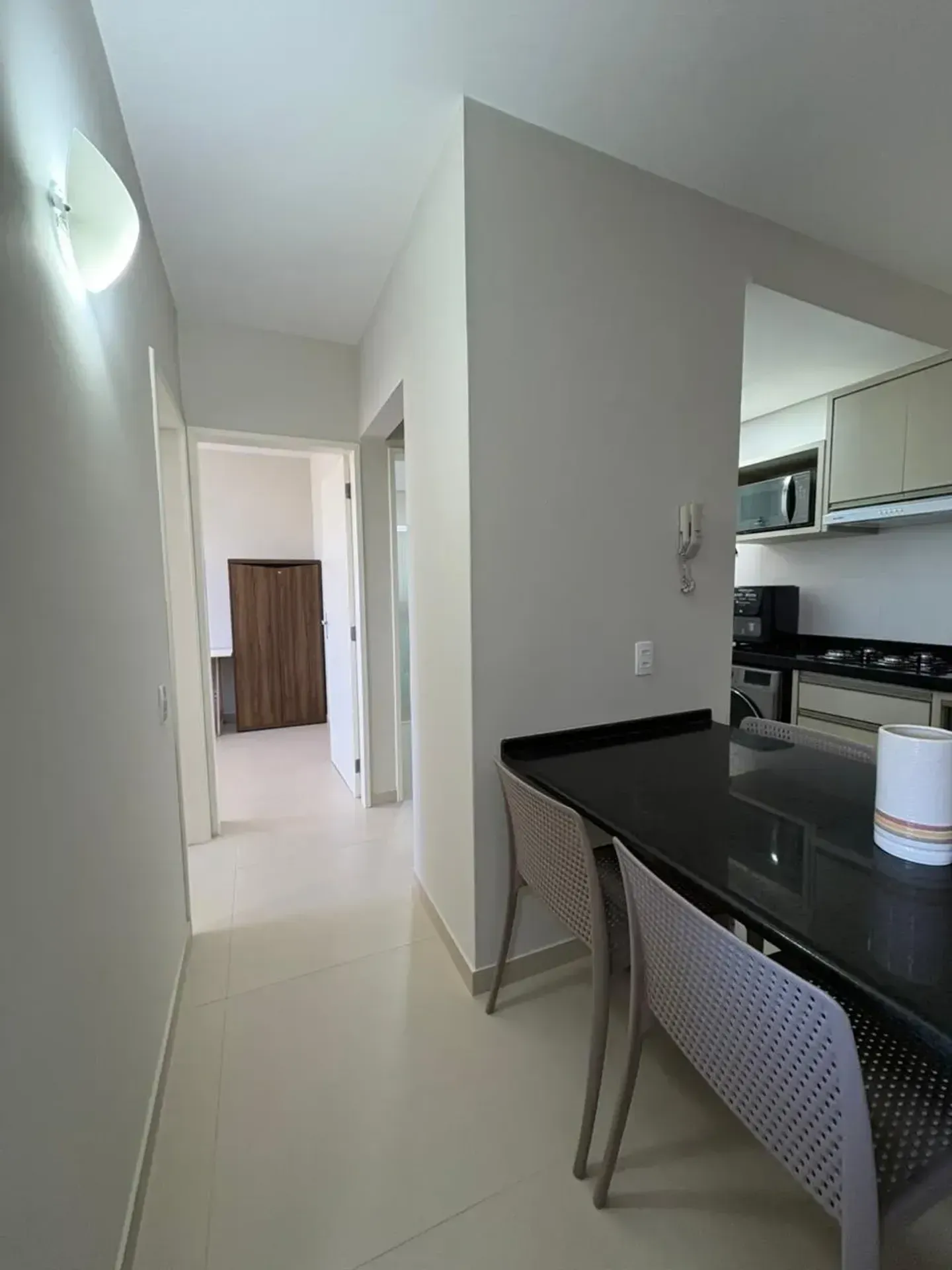 Furnished 68 m² apartment with 2 bedrooms and balcony grill — photo 4