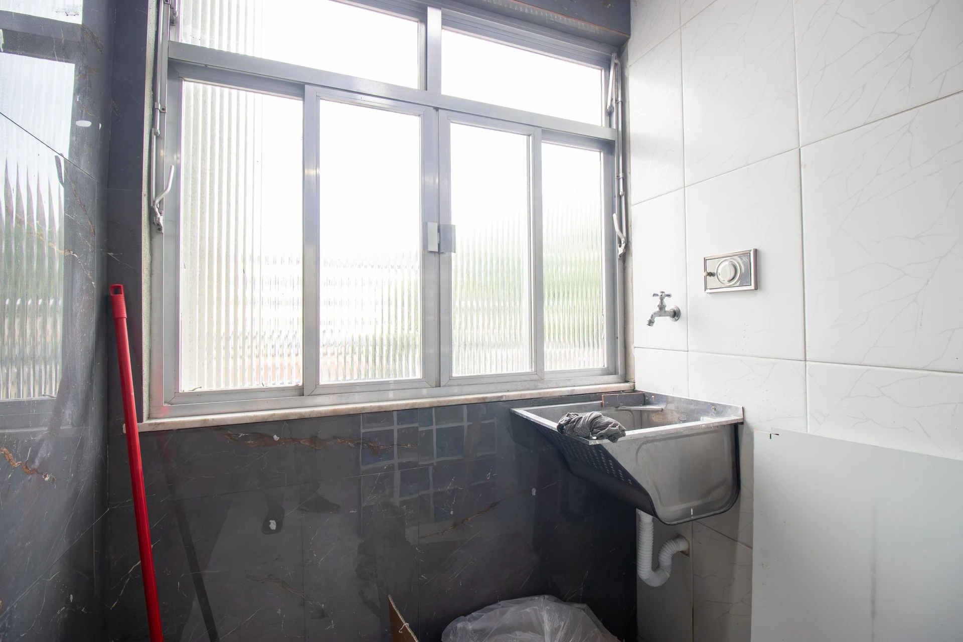 Apartamento mobiliado com 2 quartos e varanda fechada — photo 33