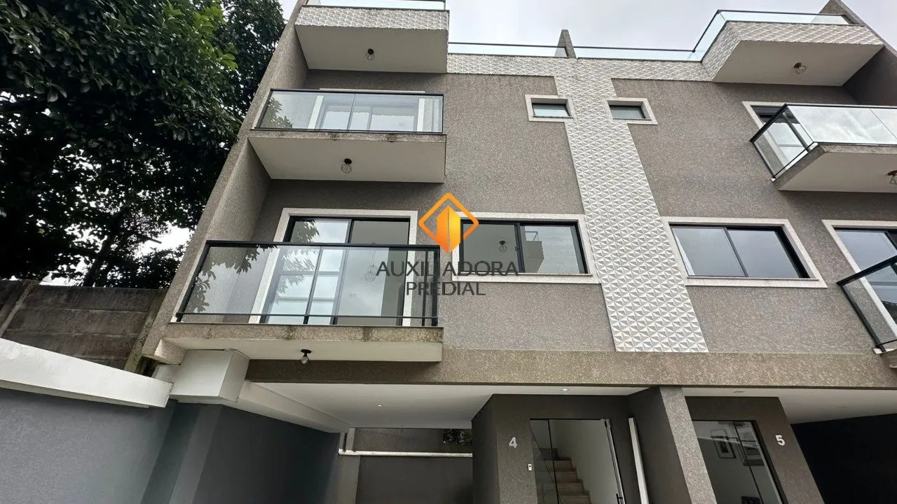 House with 3 bedrooms and a balcony — photo 5